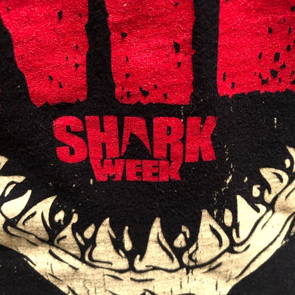 Bite me Shark week XS juniors T-shirt gently worn - Picture 3 of 6